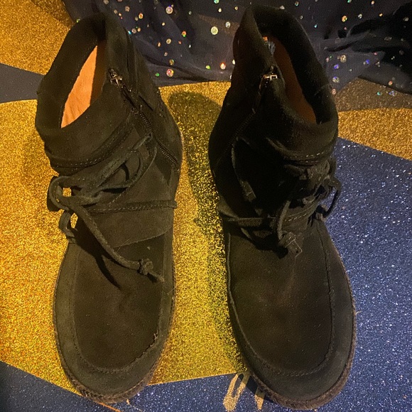 UGG SUEDE MOCASSIN SHEARLING STRAPPY WINTER Boots 8 GORG FLAW - Picture 10 of 15